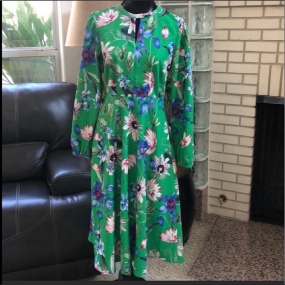 H&M Dresses & Skirts - H&M Green Floral Midi Dress